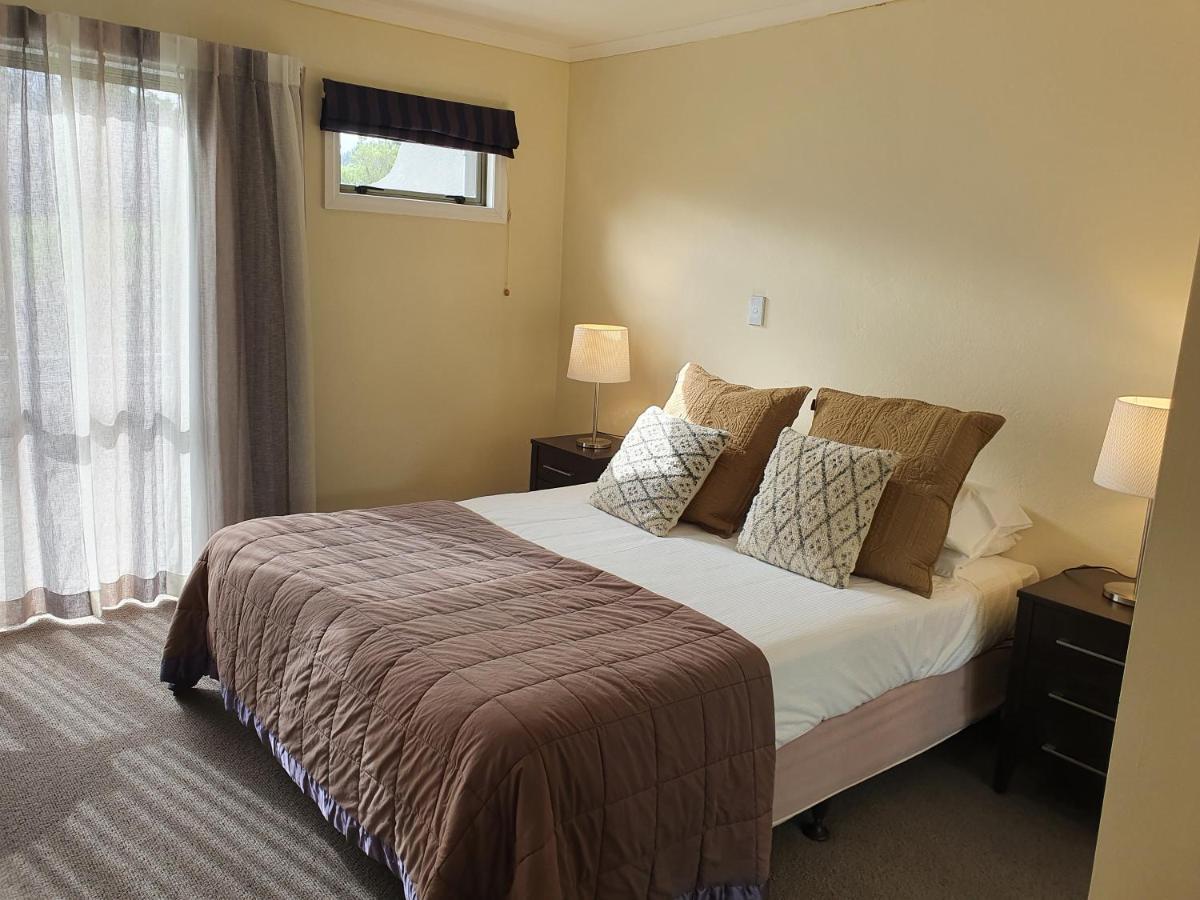 Breakers Motel Whangamata Exterior foto
